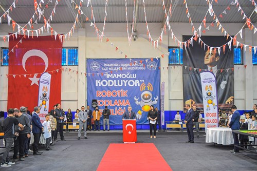 Sayın Vali Dr. Süleyman Elban, ilçemizde birincisi düzenlenen  Robotik Kodlama Şenliğine Katıldılar.