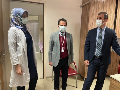 Kaymakamımız Sn. Mehmet AKSU, 14 Mart Tıp Bayramı vesilesiyle hastane ziyaretinde bulundu.